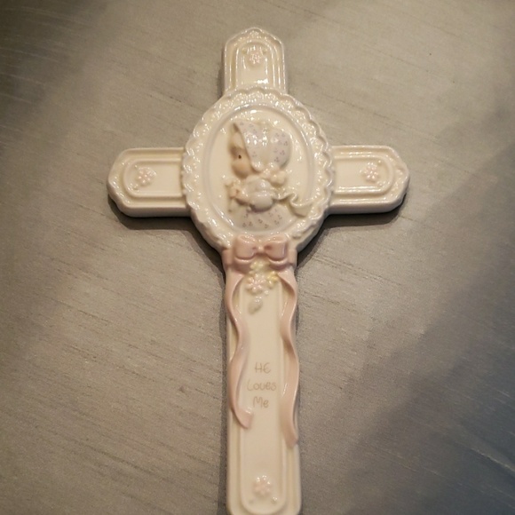 Precious Moment ceramic cross. "1992"